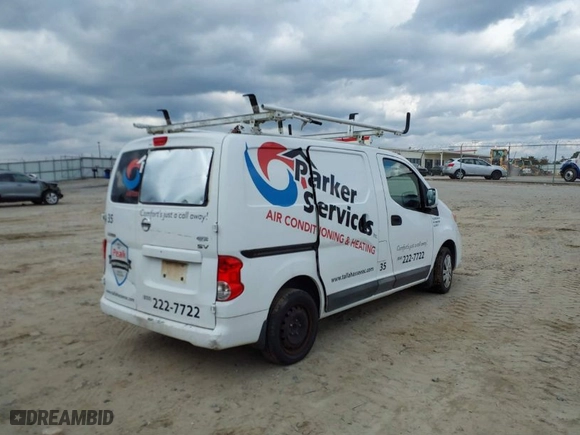 2015 Nissan NV200 SV with VIN 3N6CM0KN4FK693888, listed as a IAAI auction lot 41481395 with 195,214 mi miles. Bid and sale history available at carsss.com. Image 4.