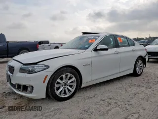 2015 BMW 5 Series 528i z VIN WBA5A5C50FD521340, wystawiony jako Copart lot #56924035 z przebiegiem Nie podano mil oraz Szkoda całkowita • Salvage title. Historia ofert i sprzedaży dostępna na DreamBid. Obrazek 1.