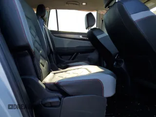 2024 Volkswagen Atlas Peak Edition SEL with VIN 1V2GR2CA5RC555587, listed as a Copart auction lot 79691804 with 5,318 mi miles and Salvage title. Bid and sale history available at DreamBid. Image 11.