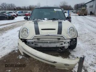 2005 MINI Hardtop S z VIN WMWRE33465TD91749, wystawiony jako Copart lot #43938765 z przebiegiem 166 391 mil mil oraz Szkoda całkowita • Salvage title. Historia ofert i sprzedaży dostępna na DreamBid. Obrazek 5.