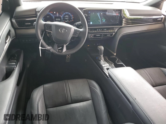 2025 Toyota Camry LE z VIN 4T1DAACK4SU058976, wystawiony jako Copart lot #55153145 z przebiegiem 18 584 mil mil oraz Szkoda całkowita • Salvage title. Historia ofert i sprzedaży dostępna na DreamBid. Obrazek 8.