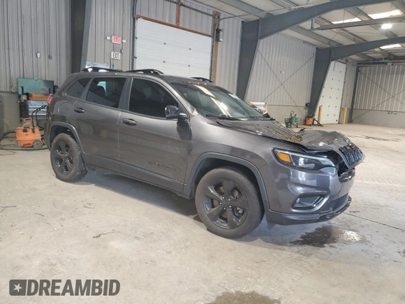 2020 Jeep Cherokee Altitude z VIN 1C4PJMLB5LD608318, wystawiony jako Copart lot #55660845 z przebiegiem 56 394 mil mil oraz Szkoda całkowita • Salvage title. Historia ofert i sprzedaży dostępna na DreamBid. Obrazek 4.