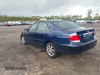 2005 Toyota Camry LE with VIN 4T1BF30K15U086182, listed as a IAAI auction lot 42204900 with 139,684 mi miles and . Bid and sale history available at DreamBid. Image 3.