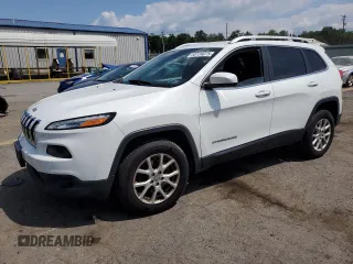 2016 Jeep Cherokee Latitude with VIN 1C4PJMCB2GW375170, listed as a Copart auction lot 66124075 with 104,929 mi miles and Clean title. Bid and sale history available at DreamBid. Image 1.