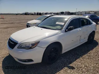 2013 Chrysler 200 Limited with VIN 1C3CCBCG7DN719221, listed as a Copart auction lot 48366425 with 186,274 mi miles and Salvage Title. Bid and sale history available at carsss.com. Image 1.