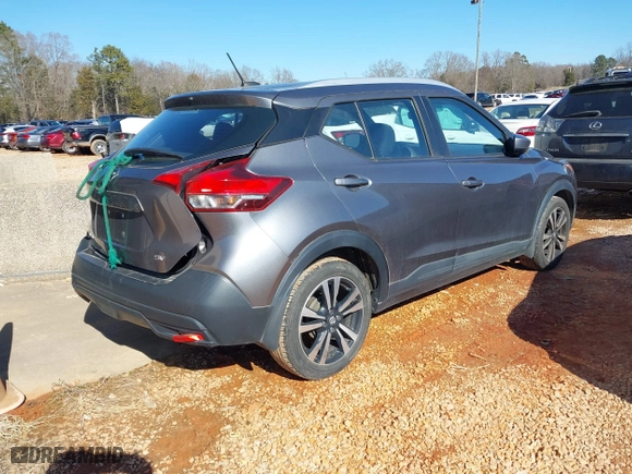 2018 Nissan Kicks SV with VIN 3N1CP5CU9JL545559, listed as a IAAI auction lot 41365421 with 110,357 mi miles. Bid and sale history available at carsss.com. Image 4.