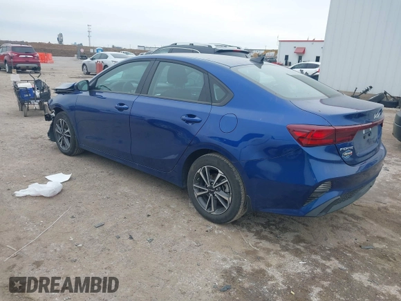 2024 Kia Forte LXS with VIN 3KPF24AD2RE825393, listed as a IAAI auction lot 41640759 with 4,421 mi miles. Bid and sale history available at carsss.com. Image 3.