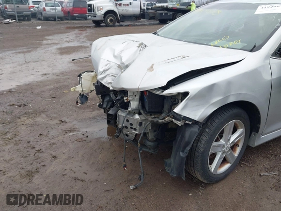 2013 Toyota Camry L with VIN 4T1BF1FK2DU649556, listed as a IAAI auction lot 41949078 with 1 mi miles. Bid and sale history available at carsss.com. Image 6.