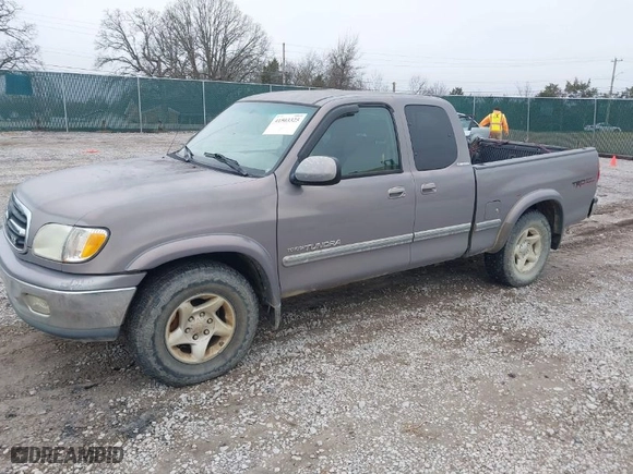 2001 Toyota Tundra Ltd with VIN 5TBBT48131S202178, listed as a IAAI auction lot 41503325 with 214,393 mi miles. Bid and sale history available at carsss.com. Image 2.