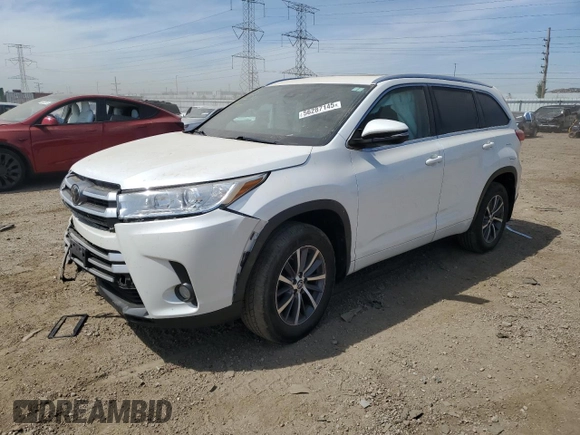 2017 Toyota Highlander XLE z VIN 5TDJZRFH2HS462953, wystawiony jako Copart lot #56287145 z przebiegiem 123 184 mil mil oraz Szkoda całkowita • Salvage title. Historia ofert i sprzedaży dostępna na DreamBid. Obrazek 1.