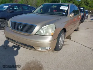 2002 Lexus LS 430 with VIN JTHBN30F720075313, listed as a IAAI auction lot 41964575 with 147,662 mi miles. Bid and sale history available at carsss.com. Image 12.