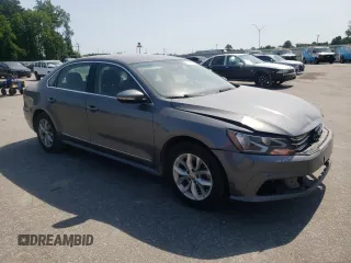 2017 Volkswagen Passat S z VIN 1VWAT7A38HC056059, wystawiony jako Copart lot #57657135 z przebiegiem 117 504 mil mil oraz Szkoda całkowita • Salvage title. Historia ofert i sprzedaży dostępna na DreamBid. Obrazek 4.
