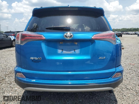 2018 Toyota RAV4 XLE z VIN JTMWFREV6JJ198161, wystawiony jako Copart lot #60288815 z przebiegiem 52 231 mil mil oraz Szkoda całkowita • Salvage title. Historia ofert i sprzedaży dostępna na DreamBid. Obrazek 6.