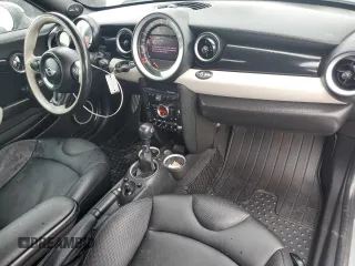 2015 MINI Roadster S z VIN WMWSY3C55FT595894, wystawiony jako Copart lot #56257194 z przebiegiem 66 704 mil mil oraz Szkody całkowita. Historia ofert i sprzedaży dostępna na DreamBid. Obrazek 8.