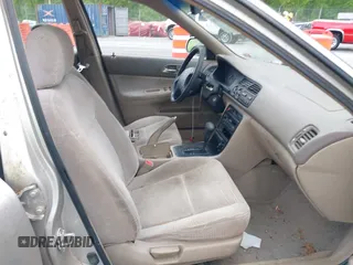 1996 Honda Accord LX with VIN 1HGCE1820TA007024, listed as a IAAI auction lot 42173518 with 236,276 mi miles and . Bid and sale history available at carsss.com. Image 5.