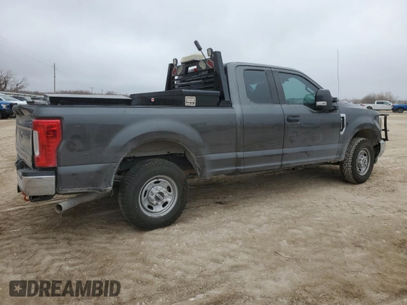 2018 Ford F-250 XL with VIN 1FT7X2A67JEB39698, listed as a Copart auction lot 44161425 with 245,655 mi miles and Salvage title. Bid and sale history available at DreamBid. Image 3.