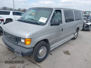 2003 Ford Econoline Passenger XL z VIN 1FBSS31L53HB42092, wystawiony jako IAAI lot #41520622 z przebiegiem 89 125 mil mil oraz . Historia ofert i sprzedaży dostępna na DreamBid. Obrazek 2.