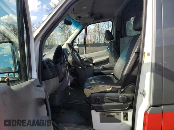 2013 Freightliner Sprinter with VIN WDYPE7CC4D5774571, listed as a Copart auction lot 50172995 with 151,533 mi miles and Clean Title. Bid and sale history available at DreamBid. Image 7.