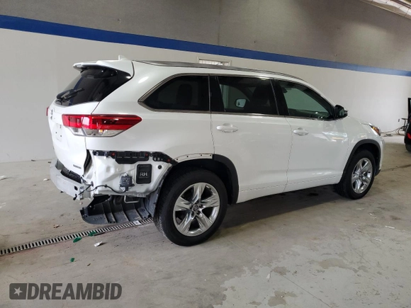 2018 Toyota Highlander Limited with VIN 5TDYZRFH2JS241812, listed as a Copart auction lot 58573015 with 64,899 mi miles and Salvage title. Bid and sale history available at DreamBid. Image 3.