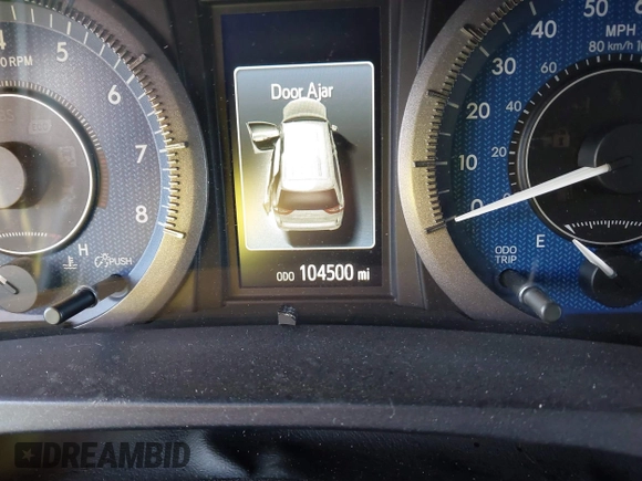 2018 Toyota Sienna XLE with VIN 5TDDZ3DC9JS207367, listed as a IAAI auction lot 41877615 with 104,500 mi miles. Bid and sale history available at carsss.com. Image 15.