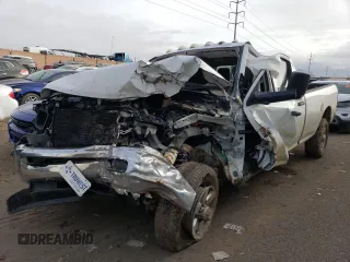 2015 Ram 2500 Tradesman z VIN 3C6UR5HL1FG632472, wystawiony jako Copart lot #38909584 z przebiegiem Nie podano mil oraz Szkoda całkowita • Salvage title. Historia ofert i sprzedaży dostępna na DreamBid. Obrazek 1.