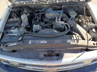 1996 Chevrolet Blazer z VIN 1GNCS13W2T2160393, wystawiony jako Copart lot #70889204 z przebiegiem 118 286 mil mil oraz Czysty tytuł • Clean title. Historia ofert i sprzedaży dostępna na DreamBid. Obrazek 12.