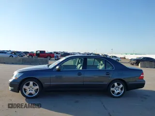 2005 Lexus LS 430 with VIN JTHBN36F155026302, listed as a IAAI auction lot 41974790 with 157,902 mi miles. Bid and sale history available at carsss.com. Image 14.