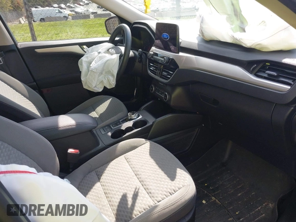 2020 Ford Escape SE z VIN 1FMCU9G69LUB40332, wystawiony jako IAAI lot #42006879 z przebiegiem 82 291 mil mil oraz . Historia ofert i sprzedaży dostępna na DreamBid. Obrazek 5.