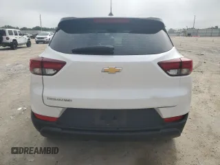 2021 Chevrolet TrailBlazer LS with VIN KL79MMS27MB033828, listed as a Copart auction lot 46075424 with 28,882 mi miles and . Bid and sale history available at DreamBid. Image 6.