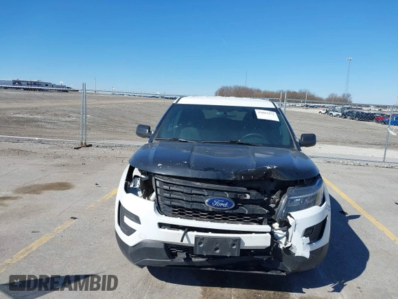 2019 Ford Police Interceptor Utility z VIN 1FM5K8ARXKGB28408, wystawiony jako IAAI lot #41883272 z przebiegiem 114 328 mil mil oraz . Historia ofert i sprzedaży dostępna na DreamBid. Obrazek 6.