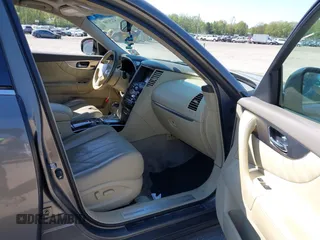 2011 Infiniti FX35 with VIN JN8AS1MW0BM141914, listed as a IAAI auction lot 42151160 with 211,708 mi miles. Bid and sale history available at carsss.com. Image 5.