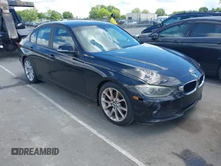 2013 BMW 3 Series 320i z VIN WBA3B1C58DF461645, wystawiony jako IAAI lot #42265684 z przebiegiem 185 873 mil mil oraz . Historia ofert i sprzedaży dostępna na DreamBid. Obrazek 1.