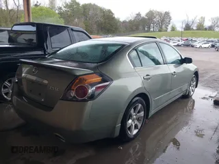 2007 Nissan Altima 2.5 S with VIN 1N4AL21E67C234966, listed as a IAAI auction lot 41910895 with 239,566 mi miles. Bid and sale history available at carsss.com. Image 4.