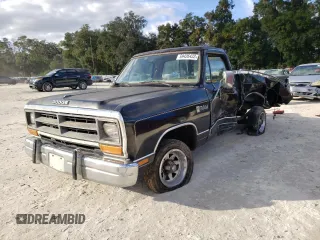 1986 Dodge Trucks z VIN 1B7HD14TXGS016934, wystawiony jako Copart lot #69426432 z przebiegiem 333 mil mil oraz Szkody całkowita. Historia ofert i sprzedaży dostępna na DreamBid. Obrazek 1.