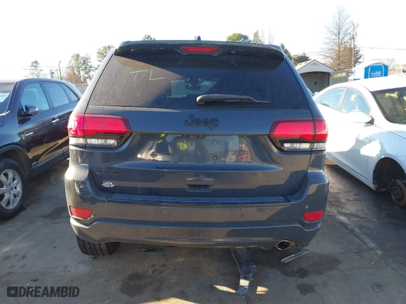 2018 Jeep Grand Cherokee Laredo E with VIN 1C4RJFAGXJC147400, listed as a IAAI auction lot 41358662 with 97,184 mi miles. Bid and sale history available at carsss.com. Image 17.