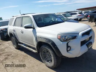 2020 Toyota 4Runner SR5 with VIN JTEBU5JR4L5821340, listed as a IAAI auction lot 41662136 with 67,176 mi miles and . Bid and sale history available at DreamBid. Image 1.
