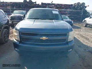 2007 Chevrolet Silverado 1500 LTZ with VIN 2GCEK13M471515148, listed as a IAAI auction lot 41414437 with 220,000 mi miles. Bid and sale history available at carsss.com. Image 13.