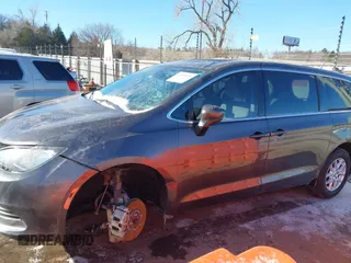 2017 Chrysler Pacifica Touring with VIN 2C4RC1DG7HR648786, listed as a IAAI auction lot 41570029 with 125,406 mi miles and . Bid and sale history available at DreamBid. Image 15.