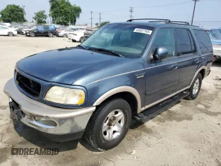 1998 Ford Expedition XLT with VIN 1FMRU17L8WLA61813, listed as a Copart auction lot 64687765 with 200,502 mi miles and Salvage title. Bid and sale history available at DreamBid. Image 1.
