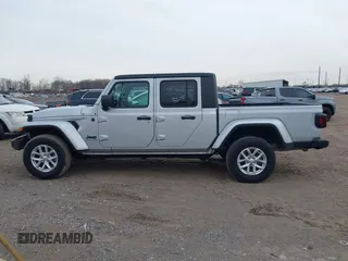 2023 Jeep Gladiator Sport S с VIN 1C6HJTAG4PL528816, выставлен на аукционе IAAI как лот 41512720 с пробегом 49 873 миль миль и . История ставок и продаж доступна на DreamBid. Изображение 14.