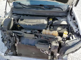 2019 Jeep Cherokee Latitude Plus z VIN 1C4PJLLB4KD324381, wystawiony jako Copart lot #44211445 z przebiegiem 111 684 mil mil oraz Nie do naprawy • Non repairable. Historia ofert i sprzedaży dostępna na DreamBid. Obrazek 11.