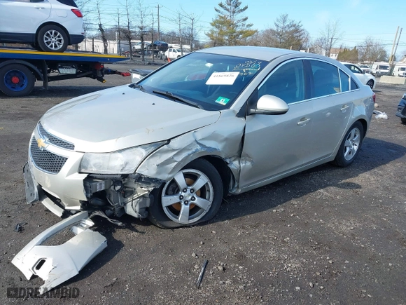 2014 Chevrolet Cruze 1LT with VIN 1G1PC5SB2E7449026, listed as a IAAI auction lot 41869826 with 117,635 mi miles. Bid and sale history available at carsss.com. Image 17.