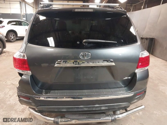 2012 Toyota Highlander with VIN 5TDBK3EH7CS112265, listed as a IAAI auction lot 41923167 with 113,655 mi miles. Bid and sale history available at carsss.com. Image 16.