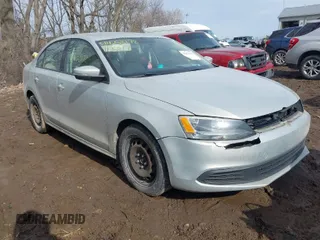 2011 Volkswagen Jetta SE z VIN 3VWDX7AJ7BM397278, wystawiony jako IAAI lot #41653172 z przebiegiem 154 607 mil mil oraz . Historia ofert i sprzedaży dostępna na DreamBid. Obrazek 1.