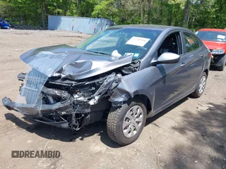 2017 Hyundai Accent SE z VIN KMHCT4AE9HU286727, wystawiony jako IAAI lot #42240306 z przebiegiem 35 810 mil mil oraz . Historia ofert i sprzedaży dostępna na DreamBid. Obrazek 2.