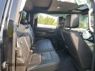 2024 GMC Sierra 3500HD Denali z VIN 1GT49WE72RF110266, wystawiony jako Copart lot #66869744 z przebiegiem 67 981 mil mil oraz Szkody całkowita. Historia ofert i sprzedaży dostępna na DreamBid. Obrazek 11.