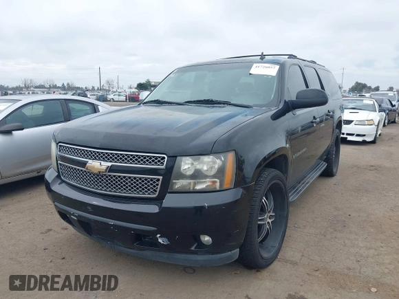 2008 Chevrolet Suburban LTZ with VIN 1GNFK163X8R216285, listed as a IAAI auction lot 41726057 with 1 mi miles. Bid and sale history available at carsss.com. Image 2.
