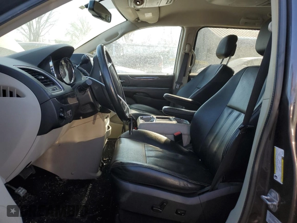 2015 Chrysler Town & Country Touring with VIN 2C4RC1BG6FR596454, listed as a Copart auction lot 45336685 with 114,070 mi miles and Salvage Title. Bid and sale history available at DreamBid. Image 7.