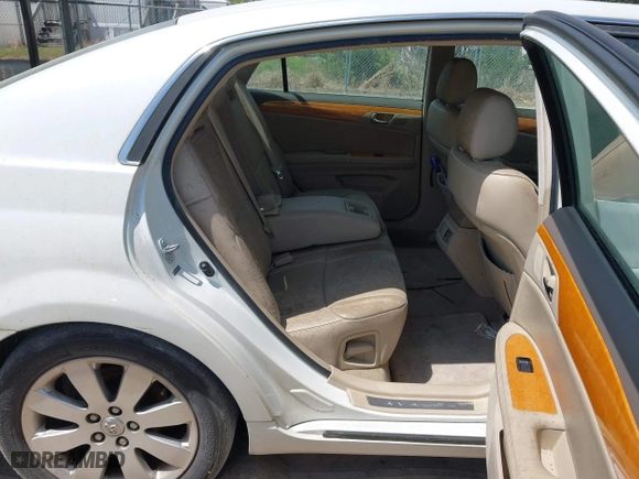 2005 Toyota Avalon XL with VIN 4T1BK36B65U045629, listed as a IAAI auction lot 42093132 with 133,157 mi miles. Bid and sale history available at carsss.com. Image 8.