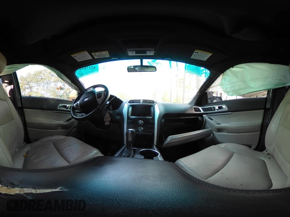 2014 Ford Explorer XLT z VIN 1FM5K8D88EGC53995, wystawiony jako IAAI lot #42170103 z przebiegiem Nie podano mil oraz . Historia ofert i sprzedaży dostępna na DreamBid. Obrazek 17.